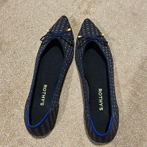 Rothy’s limited edition super cute Point dotted pattern, size 10